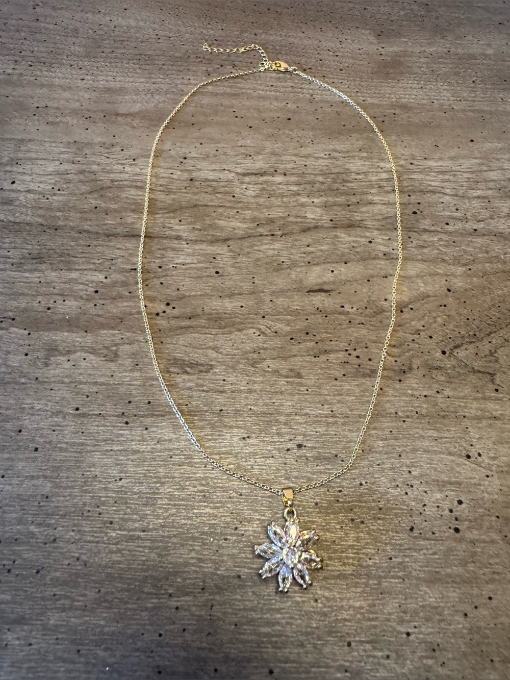 Gold Snowflake Pendant Spinner Necklace - Women Jewelry - Picture 3 of 7
